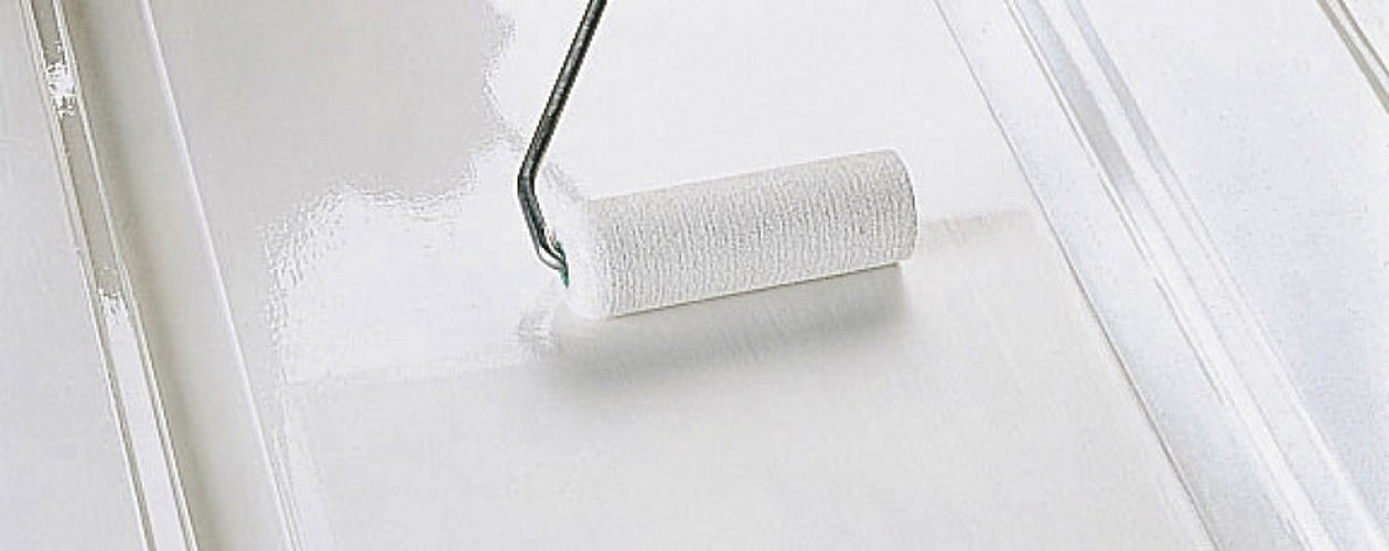 Utilizarea în comun a lacurilor acrilice și pe bază de solvent